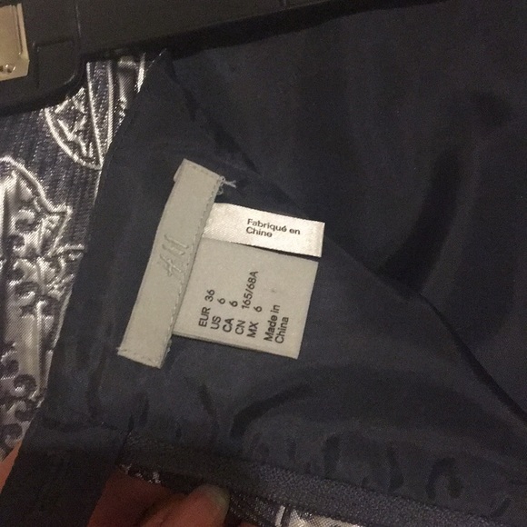 H&M Metallic Mini Skirt - Picture 3 of 3